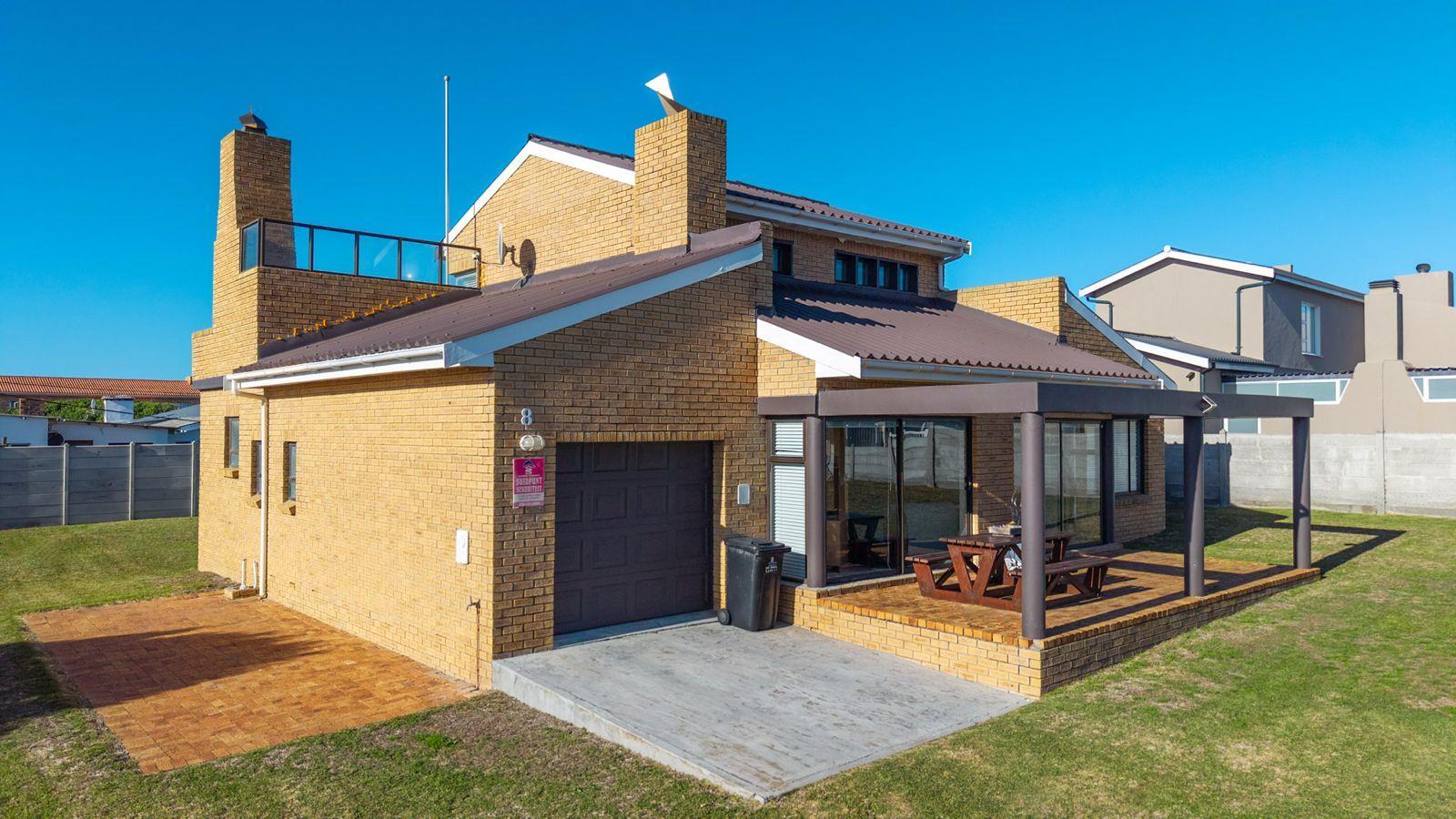 4 Bedroom House in Struisbaai