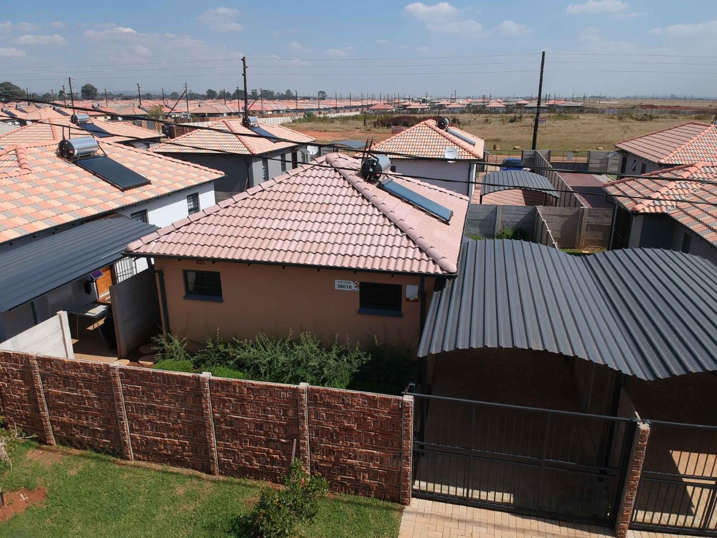2 Bedroom House in Protea Glen