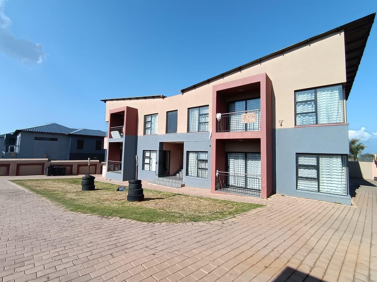 12 Bedroom House in Winchester Hills