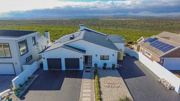 5 Bedroom House in Yzerfontein