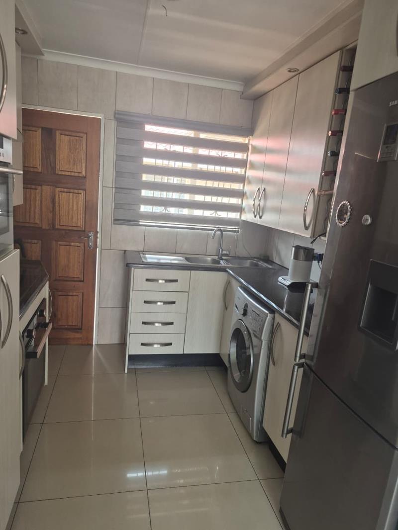 2 Bedroom Simplex in Ormonde
