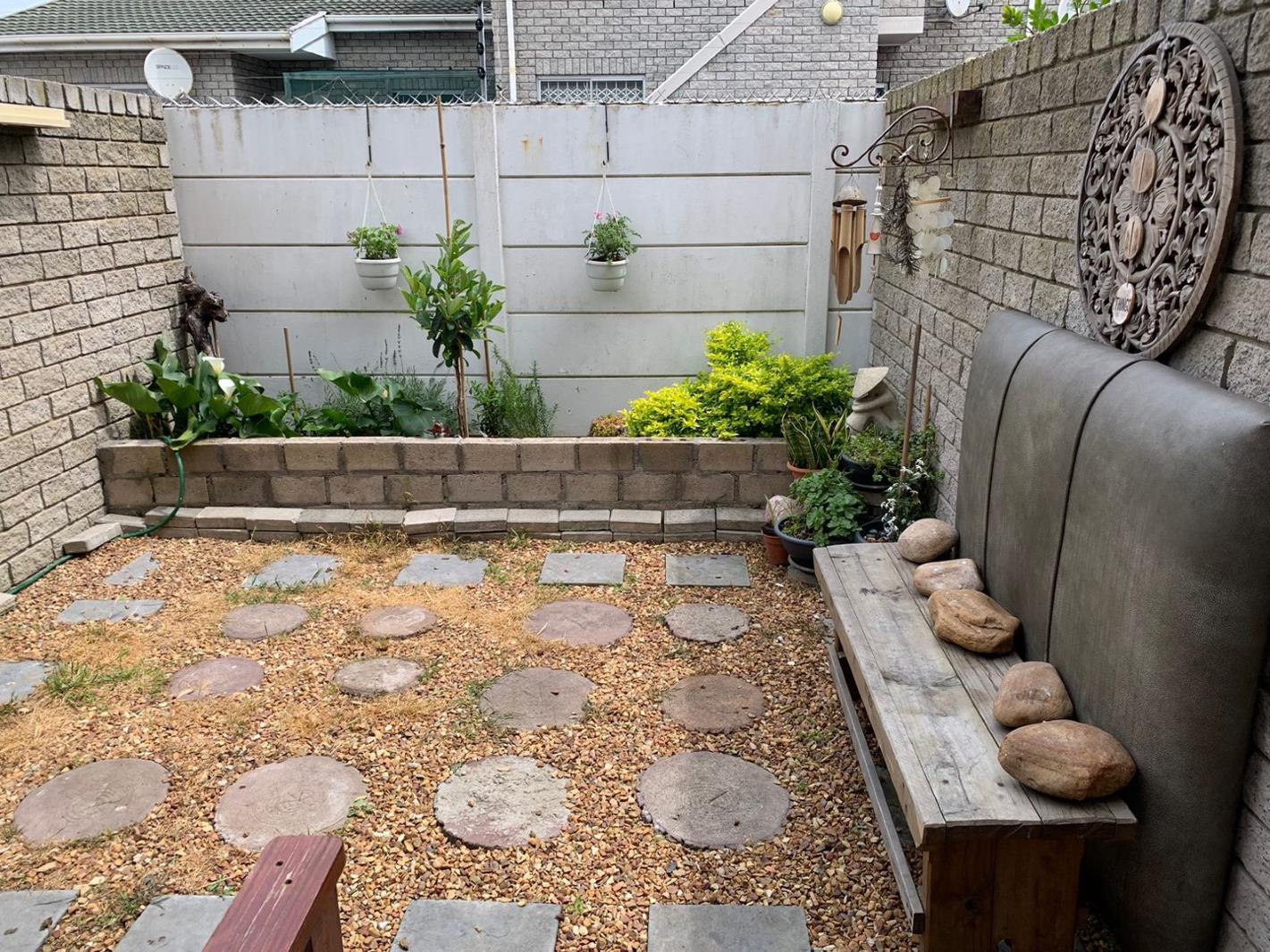 1 Bedroom Apartment in Table View