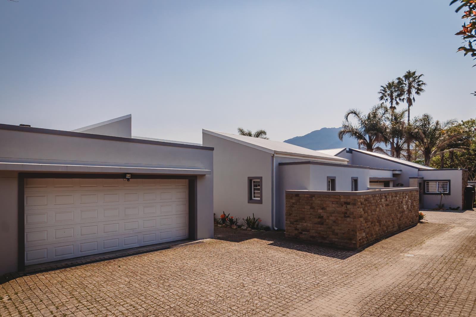 3 Bedroom House in Dormehlsdrift