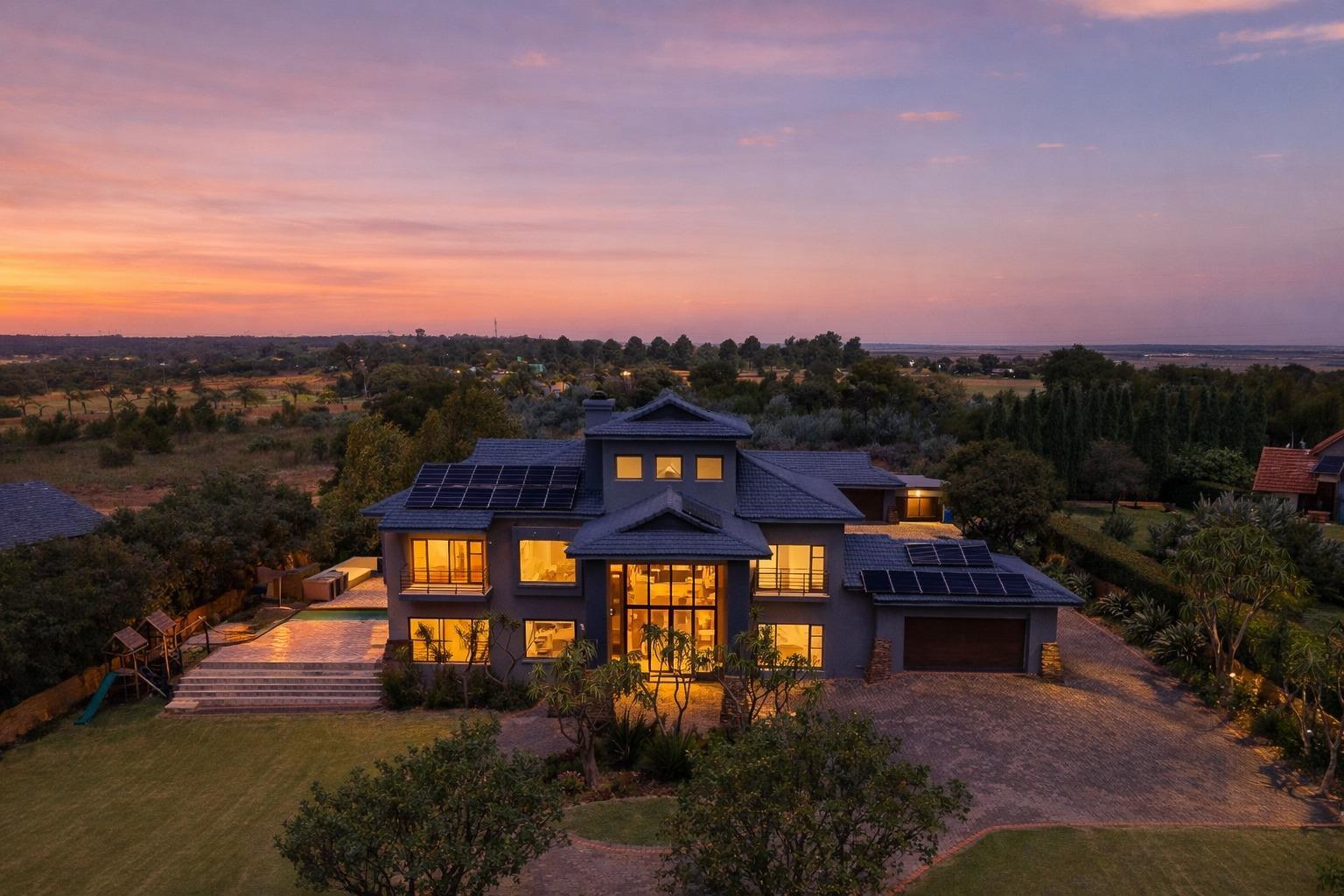 5 Bedroom House in Mooikloof Equestrian Estate