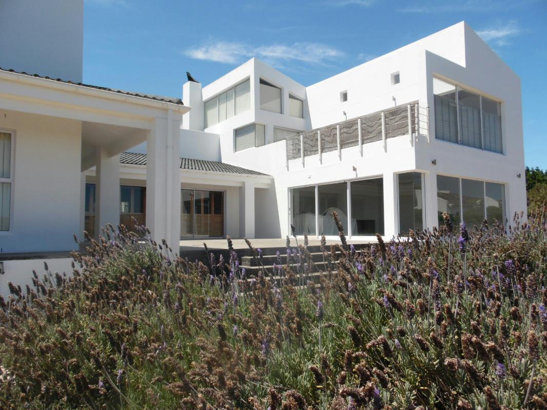 4 Bedroom House in Country Club