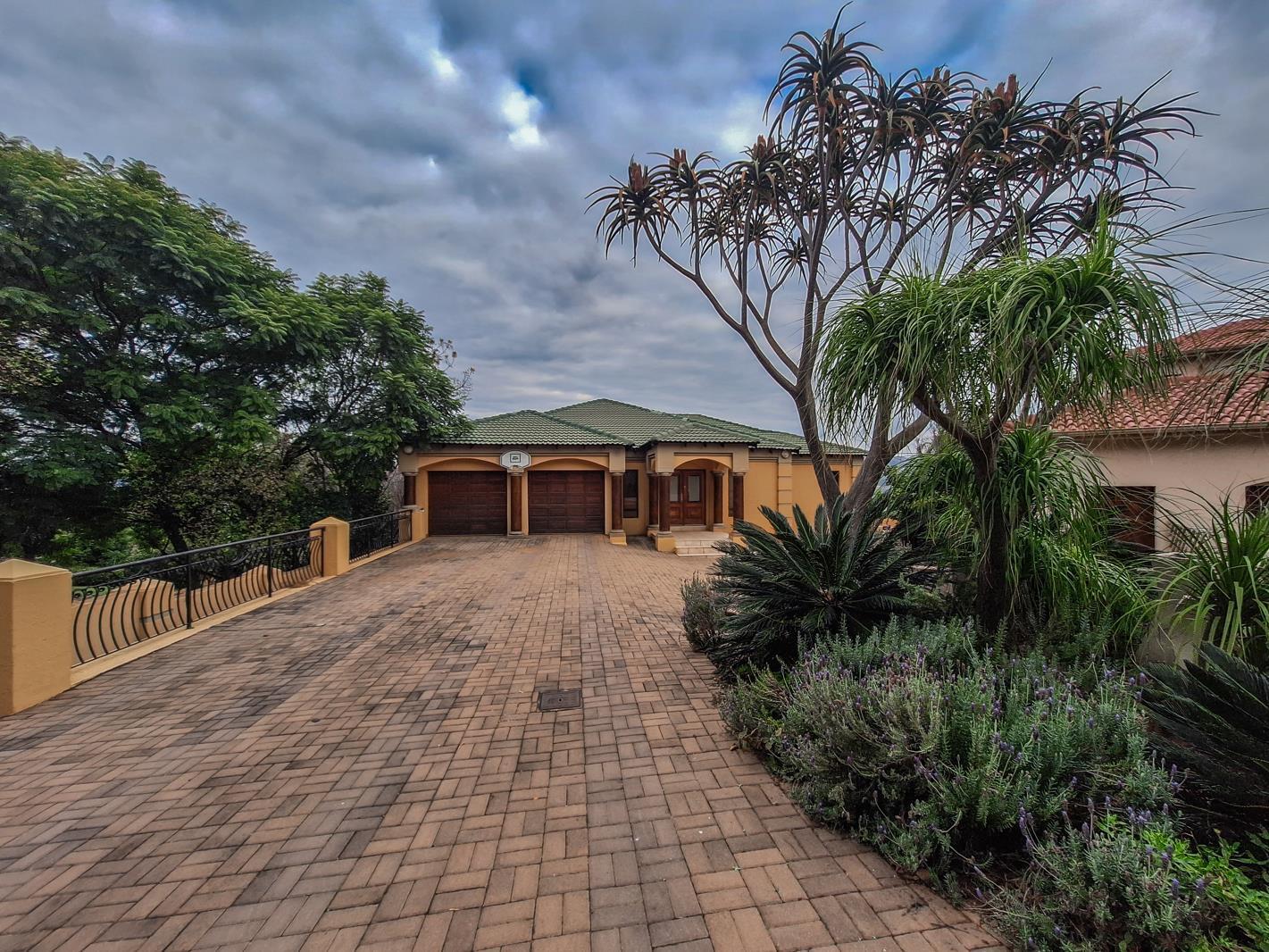 4 Bedroom House in Kosmos Ridge