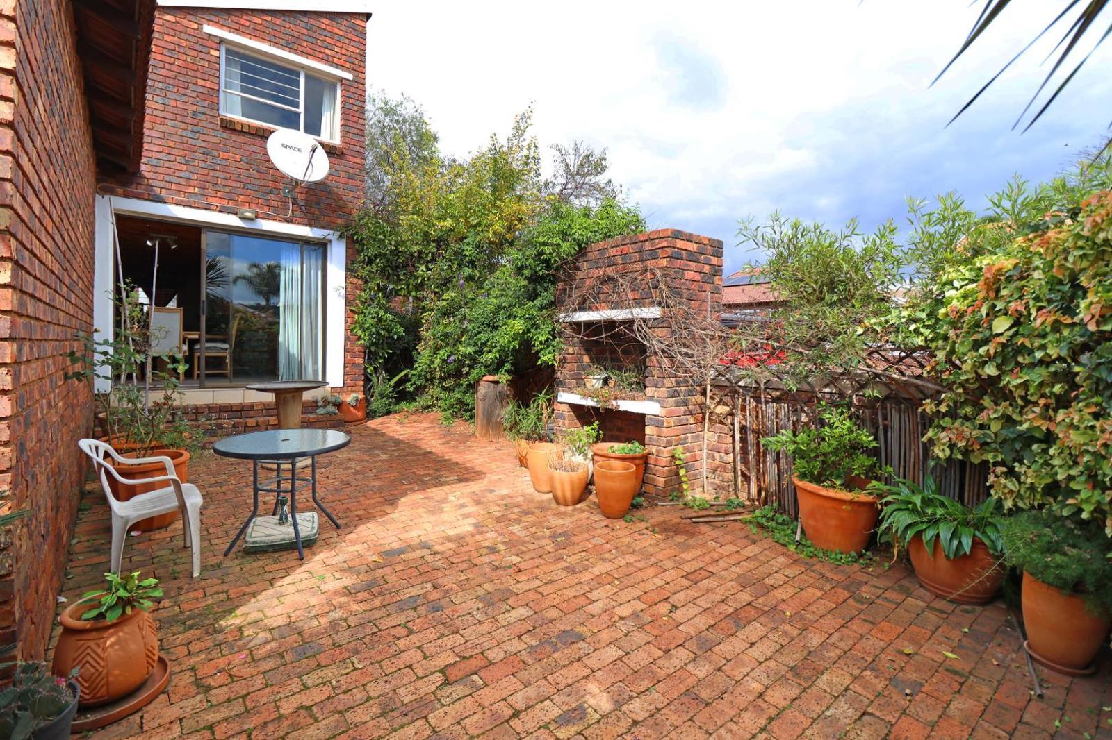 3 Bedroom Townhouse in Weltevreden Park