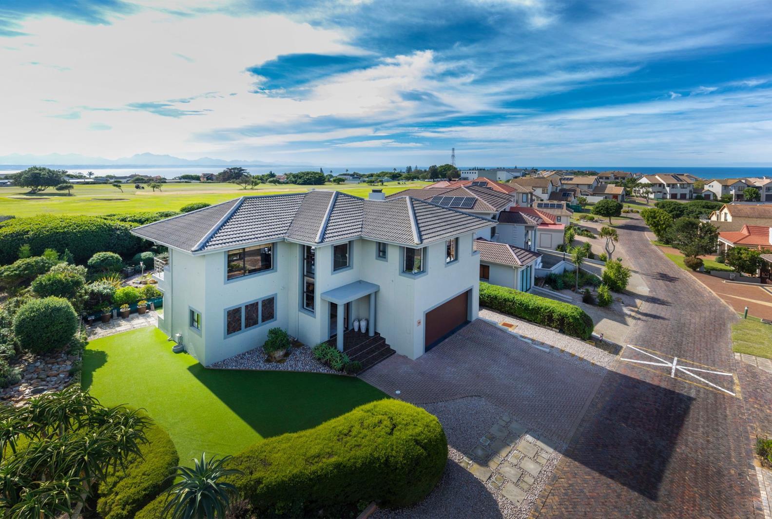 3 Bedroom House in Mossel Bay Golf Estate