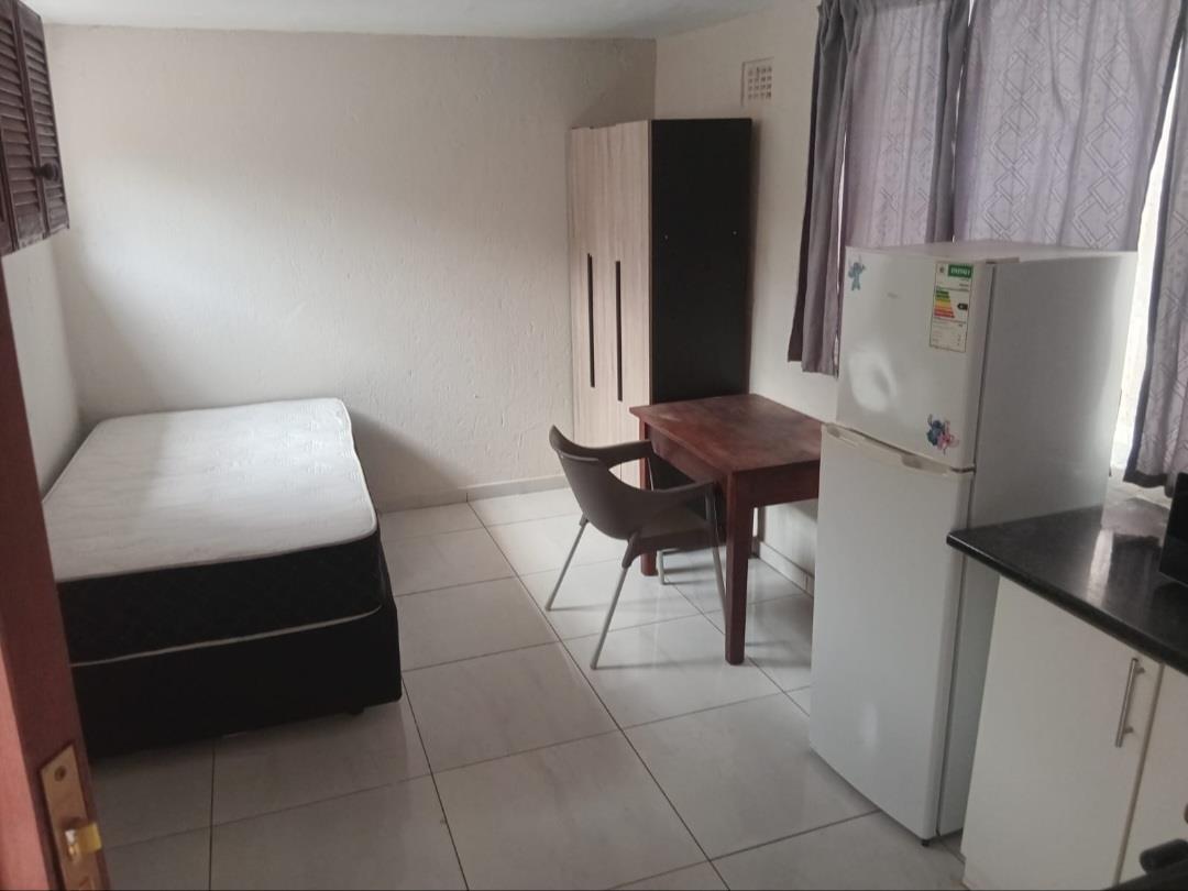 1 Bedroom Garden Cottage in Auckland Park