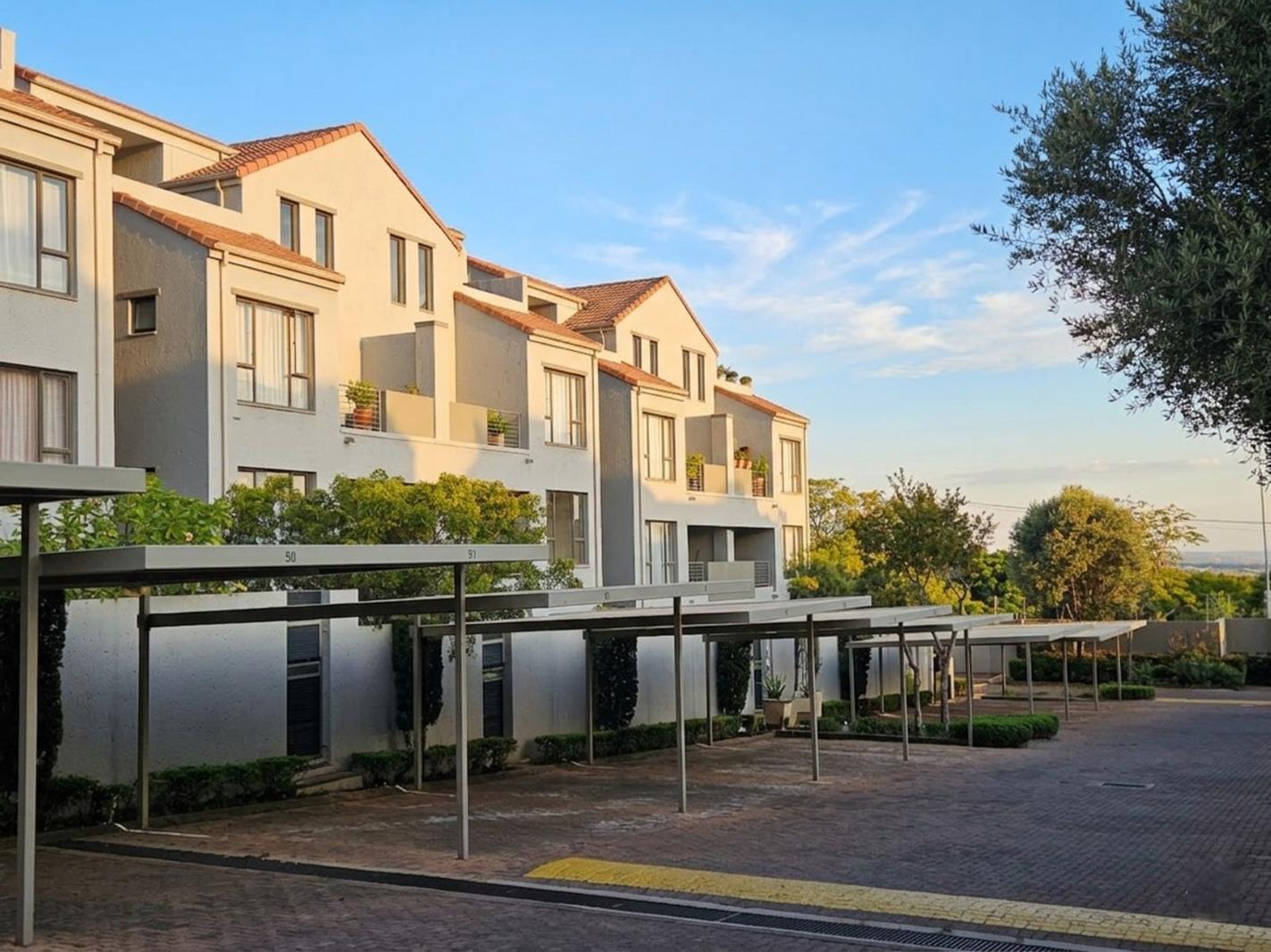 2 Bedroom House in Bryanston East