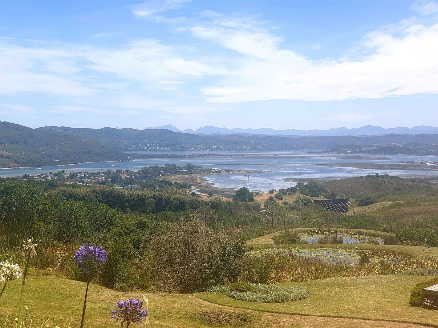 1 123 m² Land available in Fernwood