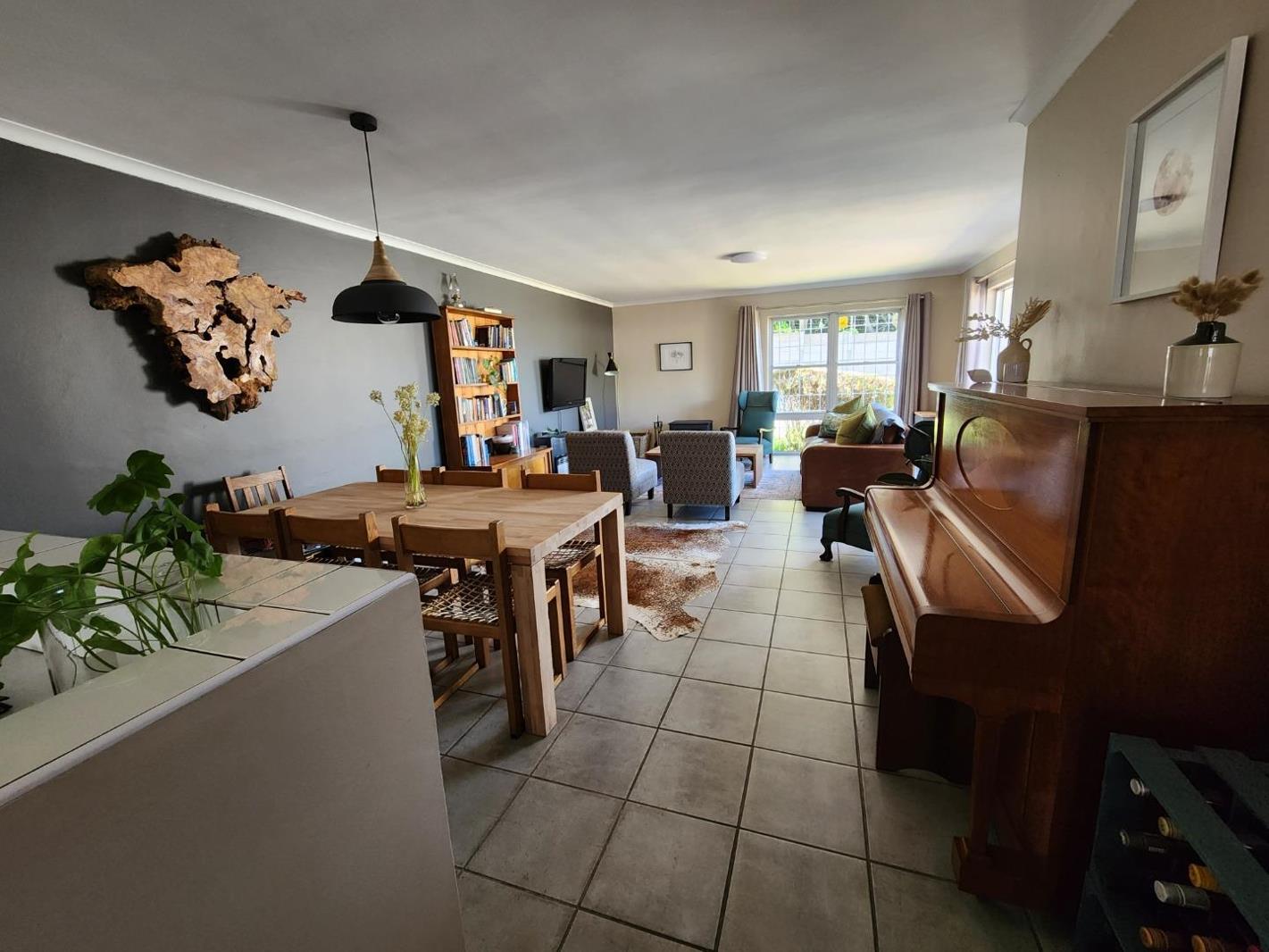 3 Bedroom Townhouse in Everglen