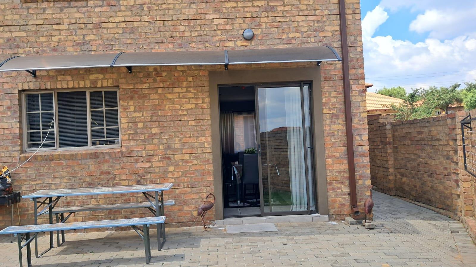 3 Bedroom Duplex in Kosmosdal