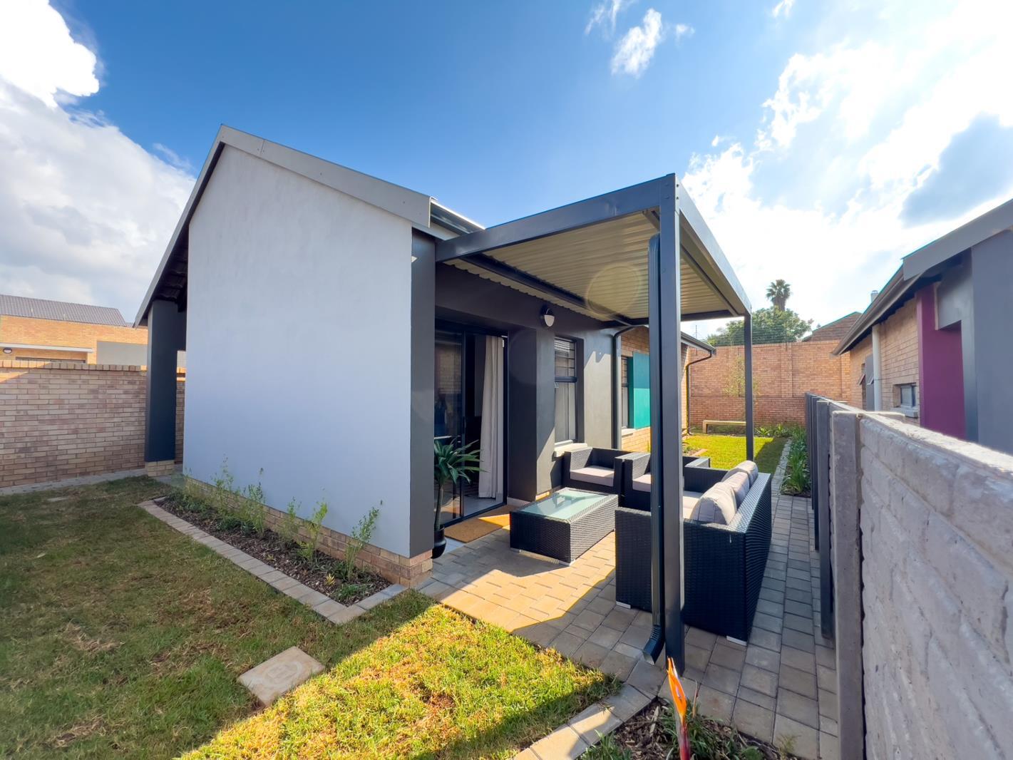 3 Bedroom House in Heuweloord
