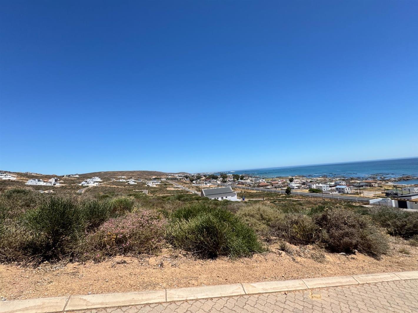 470 m² Land available in St Helena Views