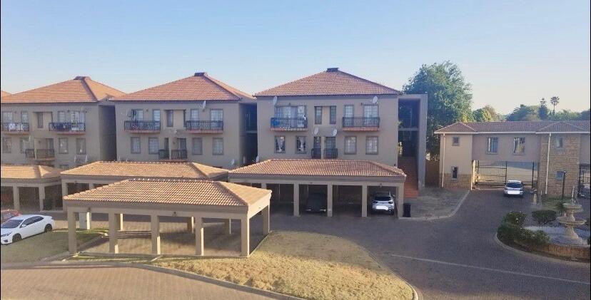 3 Bedroom Townhouse in Norkem Park