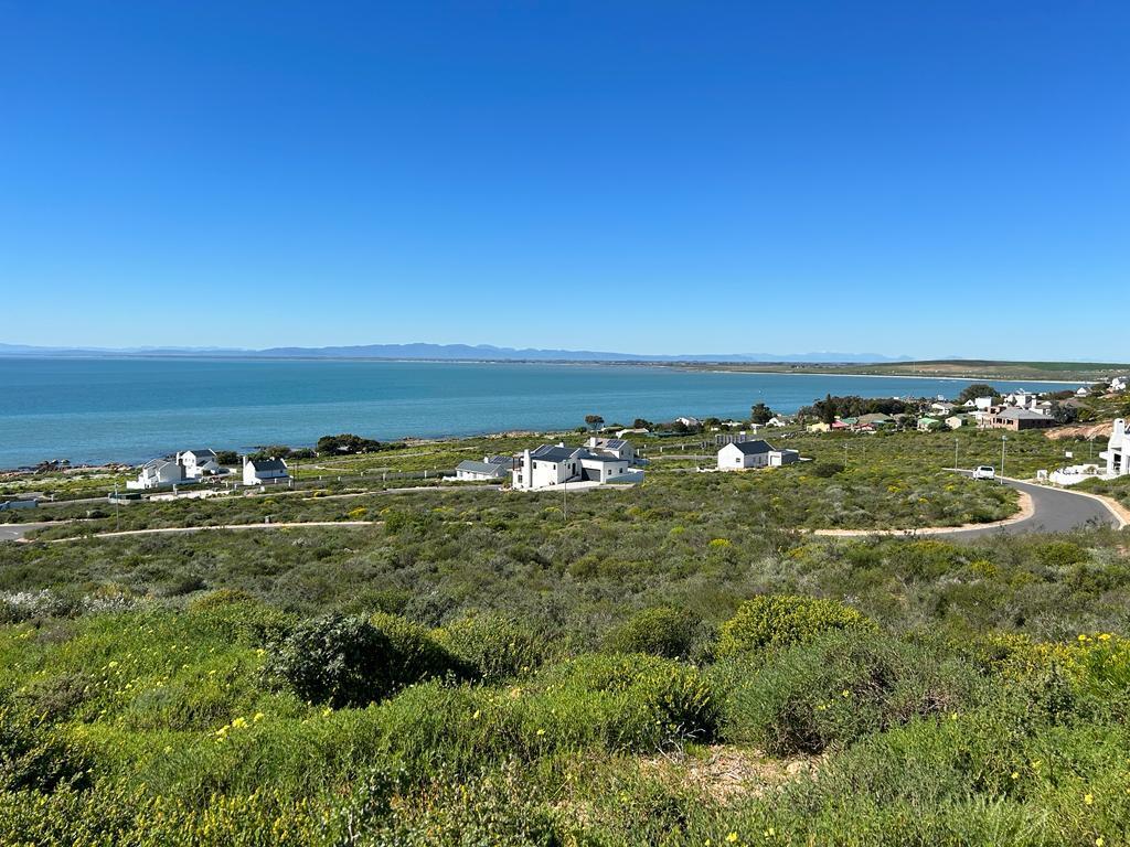 458 m² Land available in St Helena Views