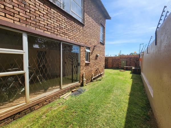 3 Bedroom Flat in Glen Marais