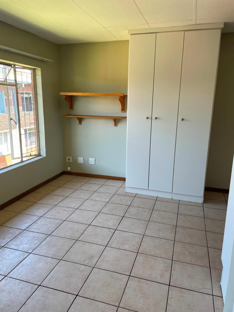 Bachelor apartment in Auckland Park
