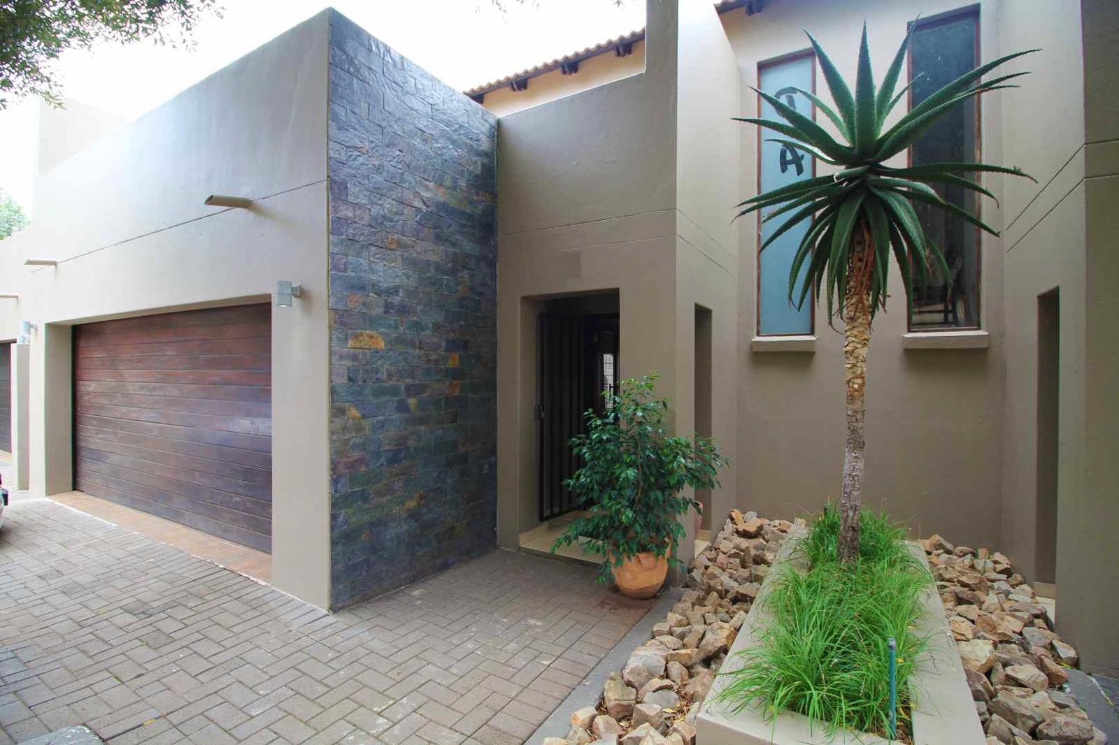 2 Bedroom Townhouse in Menlo Park