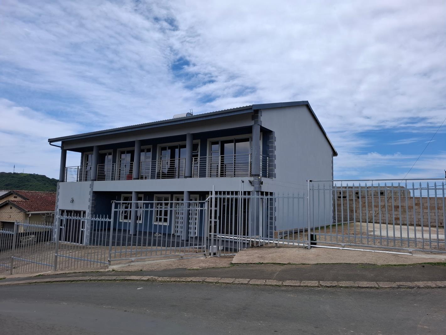 7 Bedroom House in Newlands East