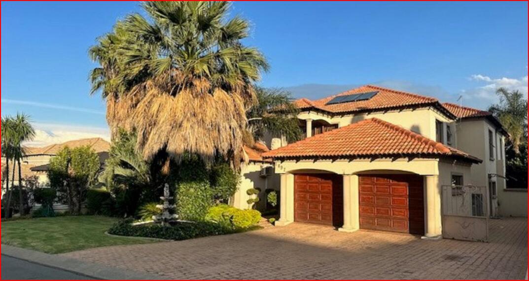 6 Bedroom House in Blue Valley Golf Estate