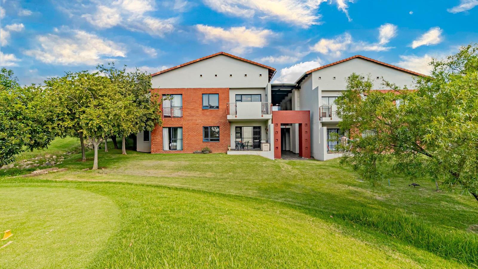 1 Bedroom Apartment in Jackal Creek Golf Estate