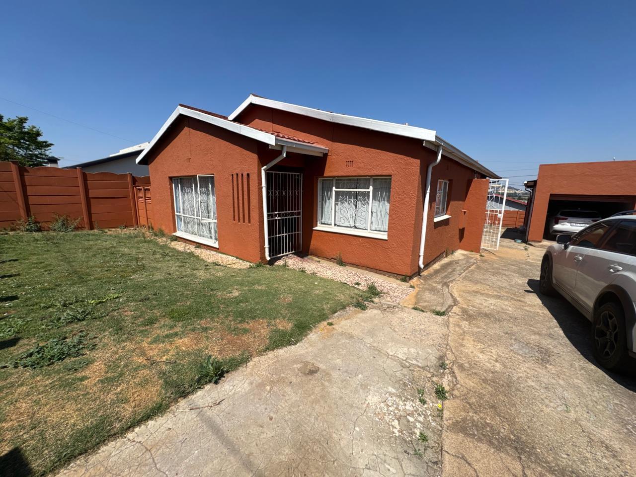 3 Bedroom House in Bosmont