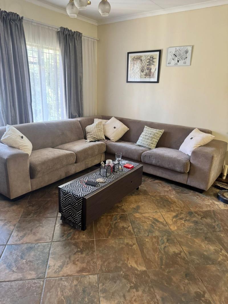 2 Bedroom Apartment in Zwartkop