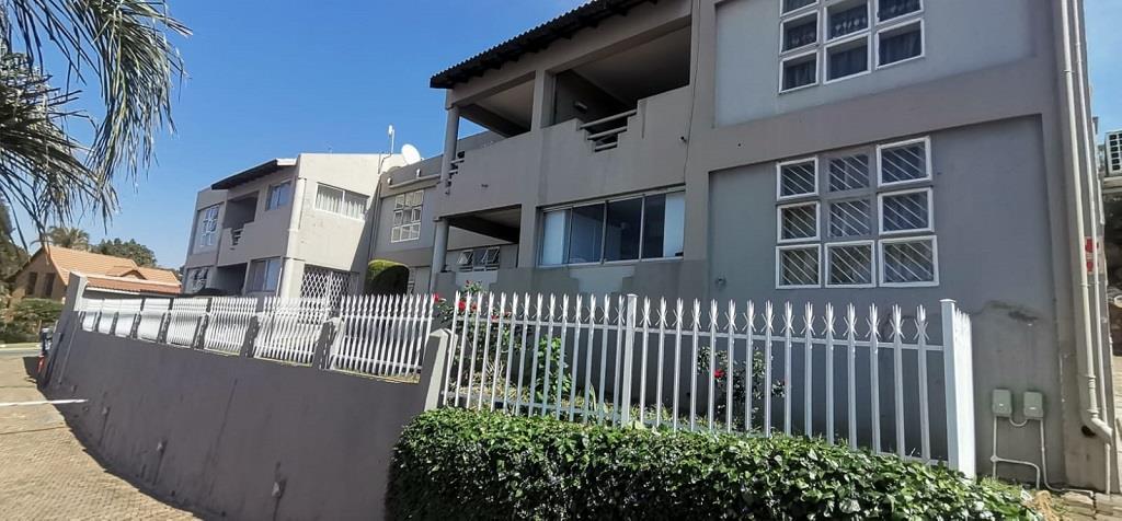 3 Bedroom Townhouse in Oakdene