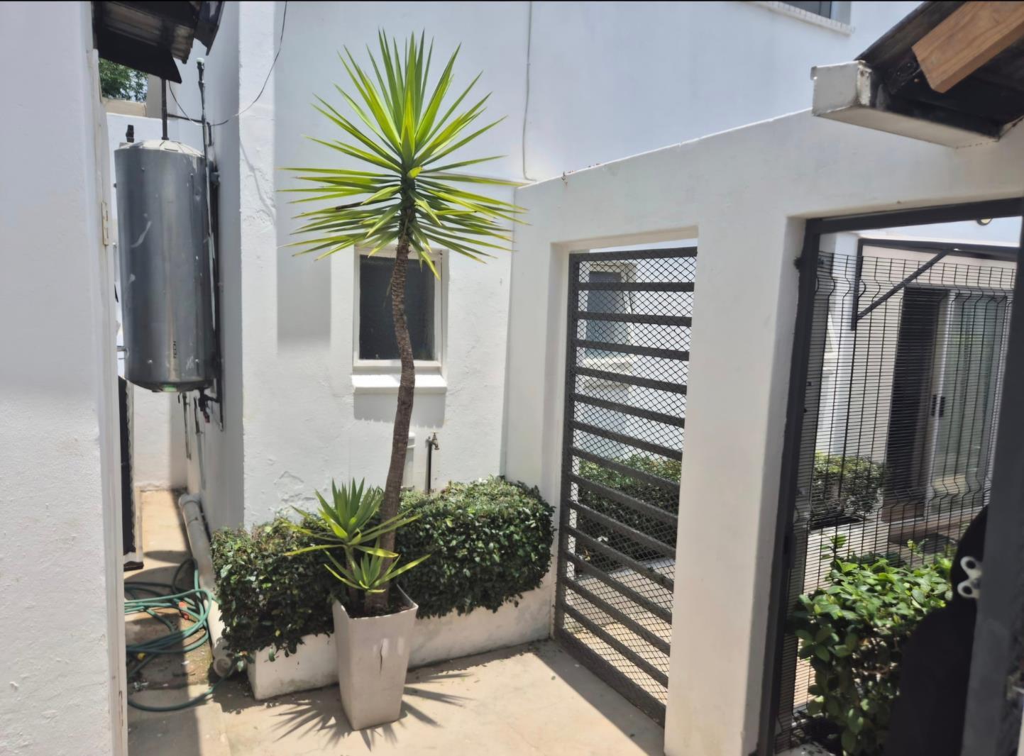 1 Bedroom Duplex in Parkhurst