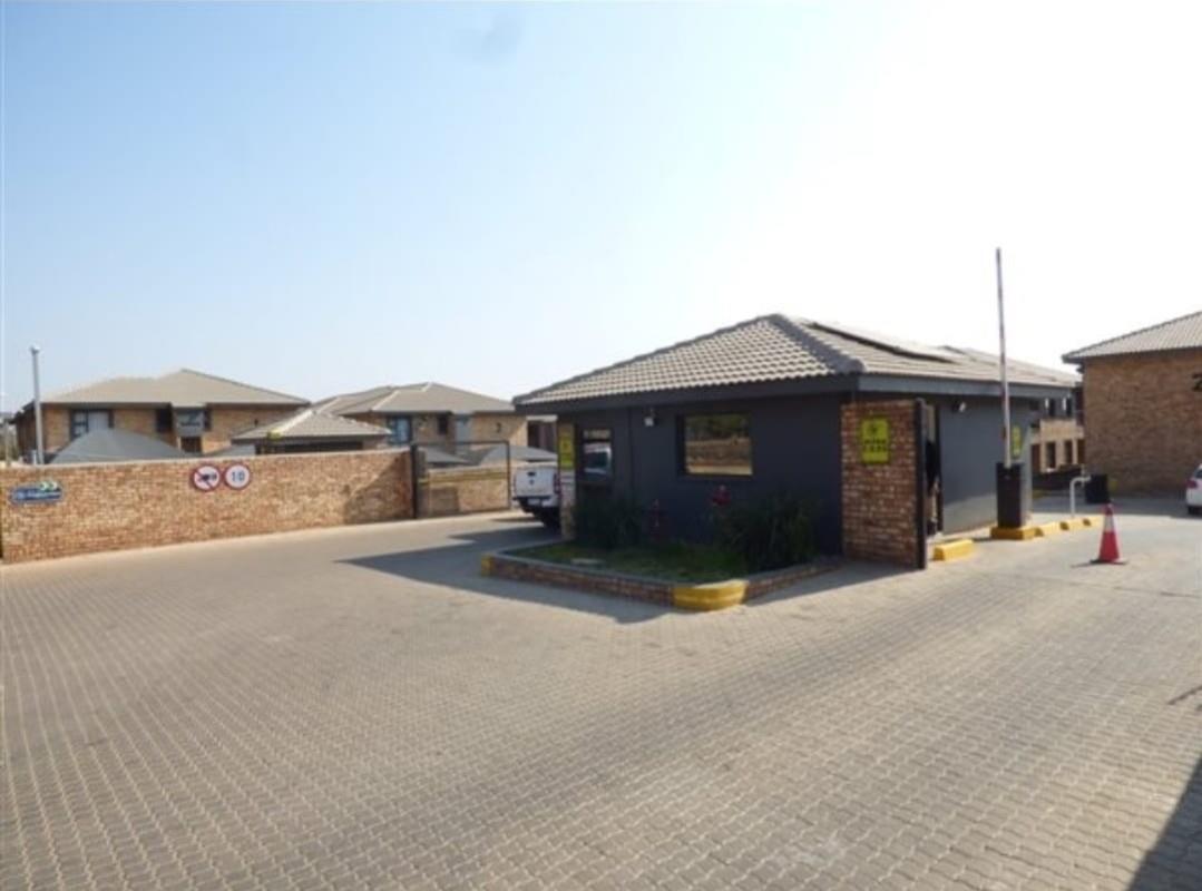 2 Bedroom Apartment in Rynfield