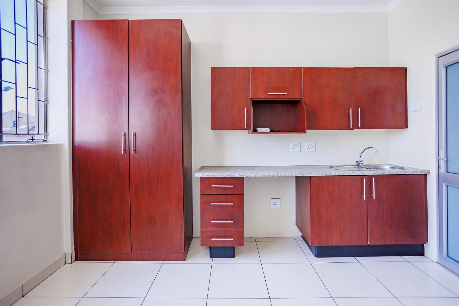 Bachelor apartment in Boksburg Central