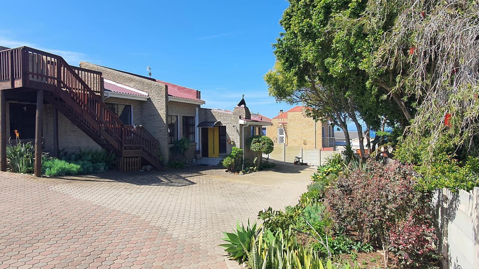 3 Bedroom House in Dana Bay