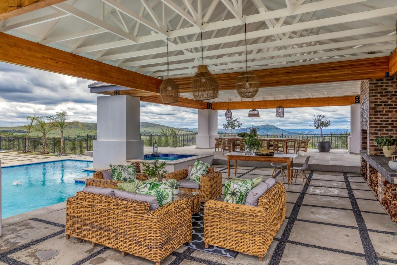5 Bedroom Simplex in Honingklip AH