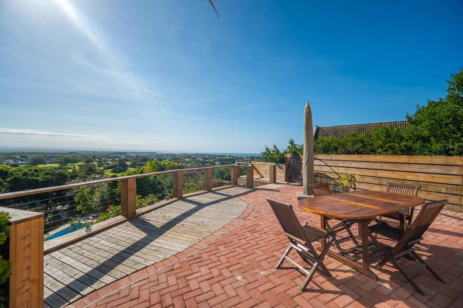 5 Bedroom House in St Francis Bay Village