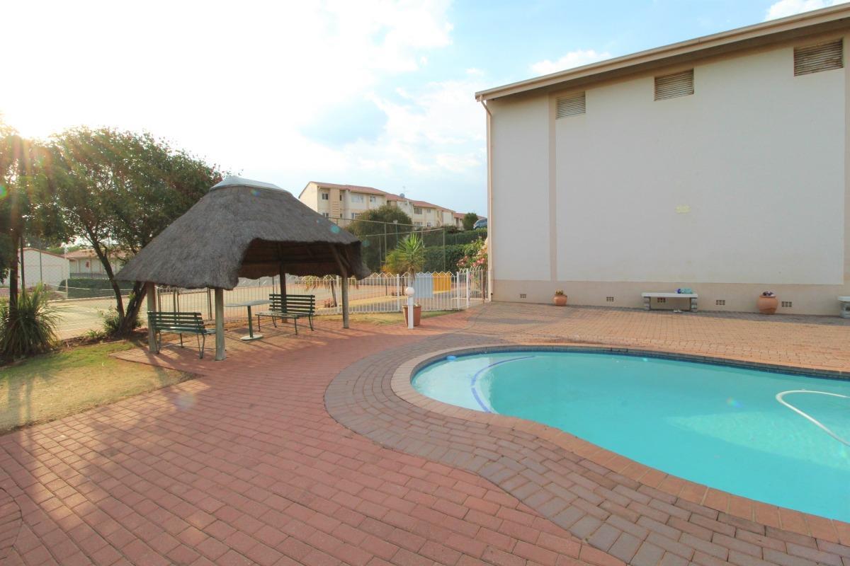 2 Bedroom Townhouse in Primrose Hill