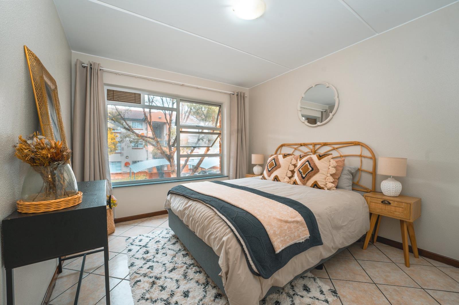 3 Bedroom Apartment in Ravenswood