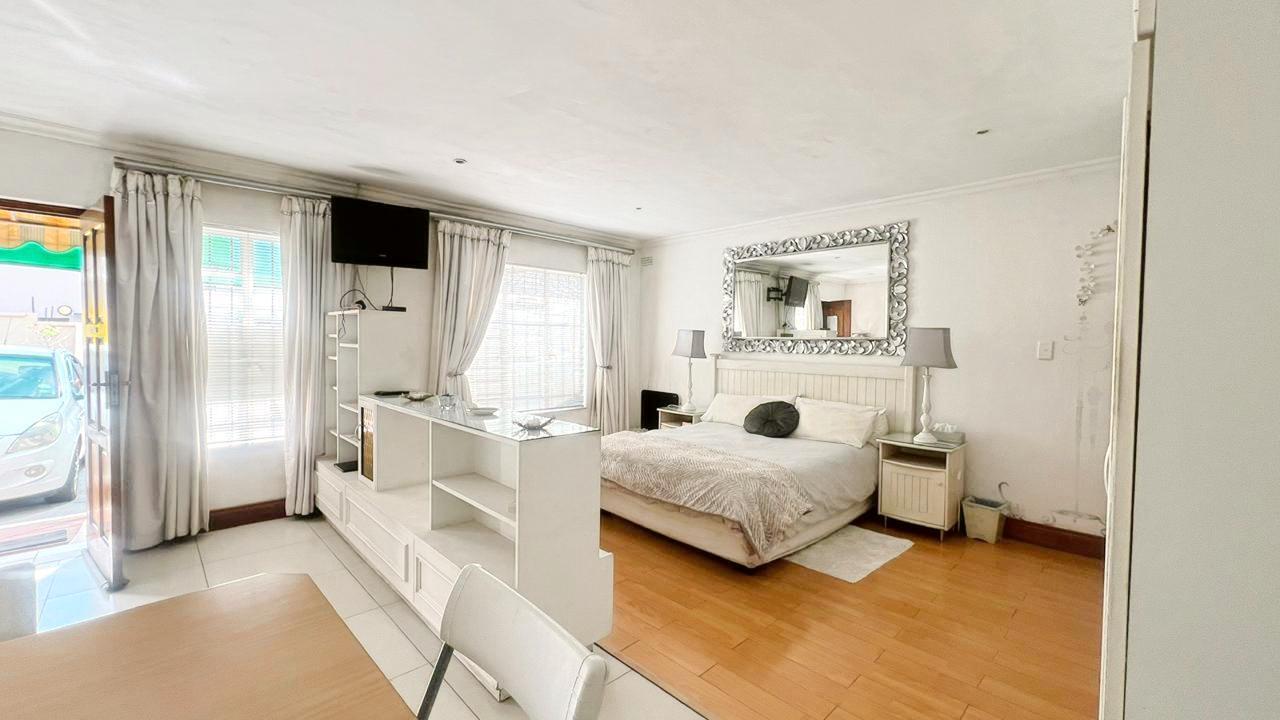 9 Bedroom House in Morninghill