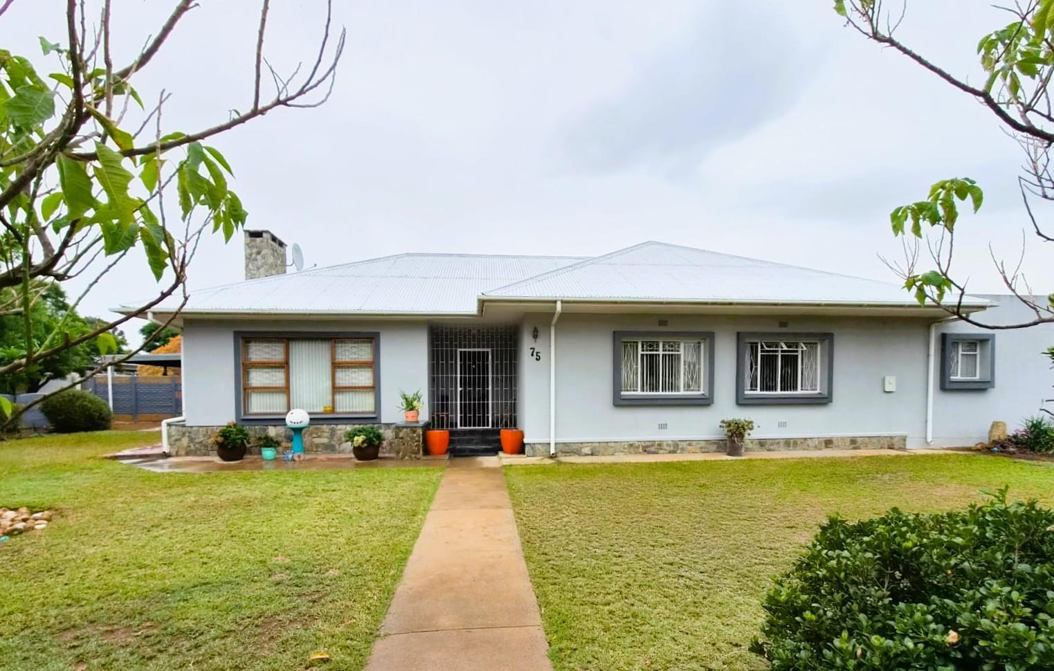 3 Bedroom House in Roux Park