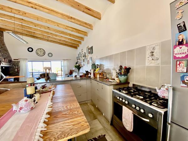 4 Bedroom House in Kleinbaai
