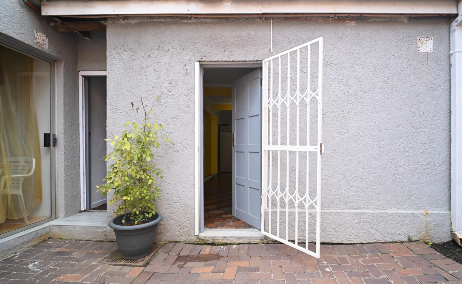 1 Bedroom Garden Cottage in Houghton Estate