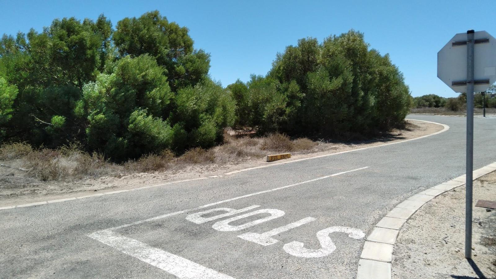 416 m² Land available in Shelley Point