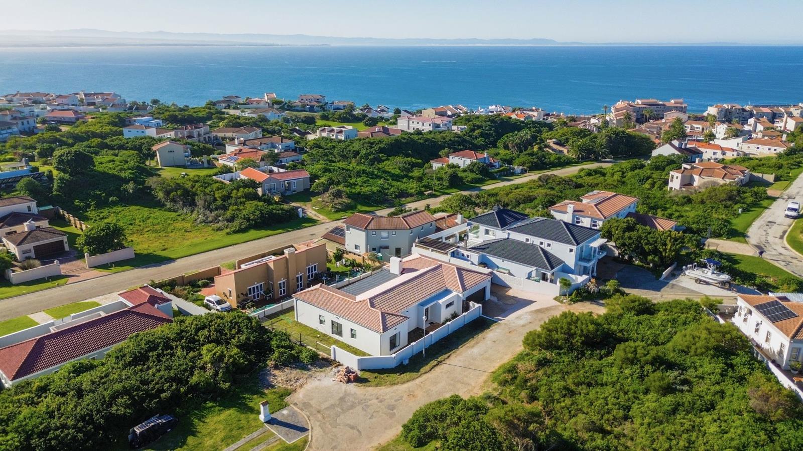3 Bedroom House in Santareme