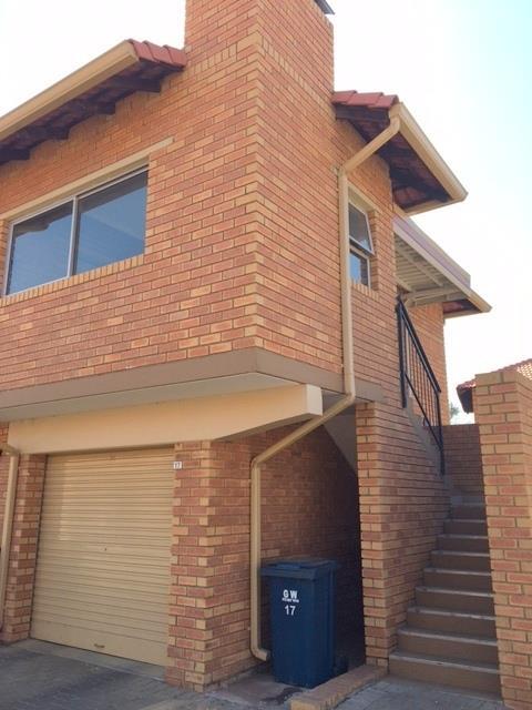 2 Bedroom Townhouse in Elarduspark