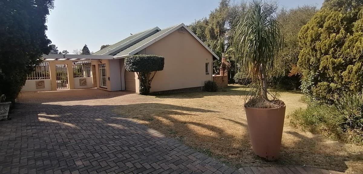 3 Bedroom House in Brackendowns