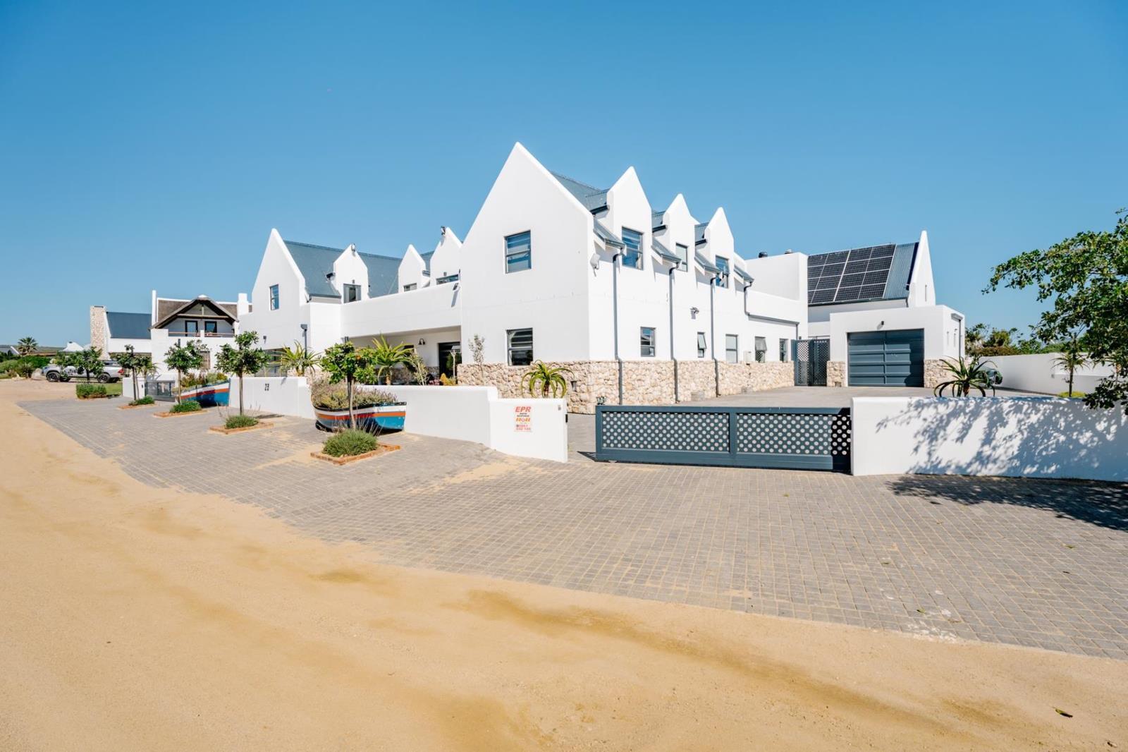 10 Bedroom House in Jacobs Bay