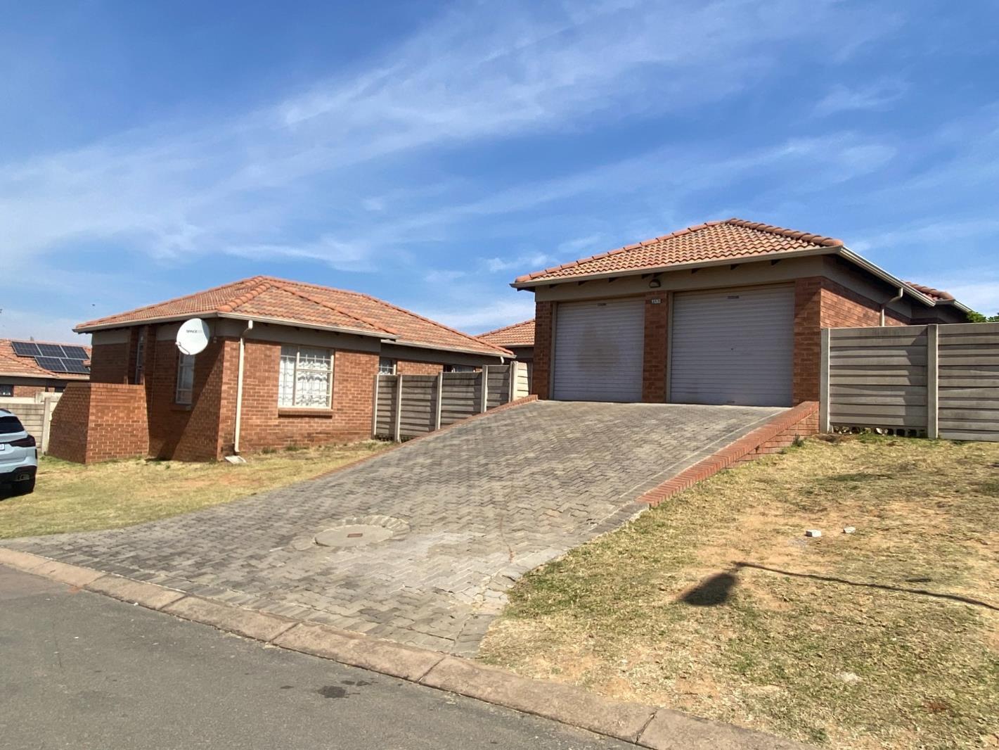 3 Bedroom House in Olievenhoutbosch