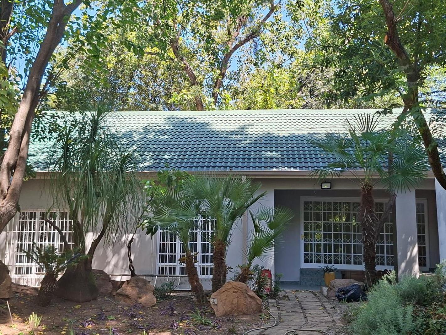 2 Bedroom Garden Cottage in Edenburg