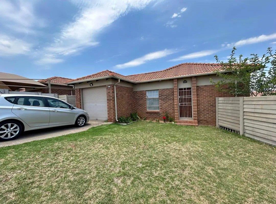 3 Bedroom House in Thatch Hill Estate